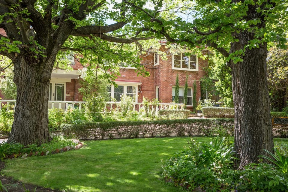 Property building, Facade/entrance, Spring, Day, Natural landscape, Garden, Garden view