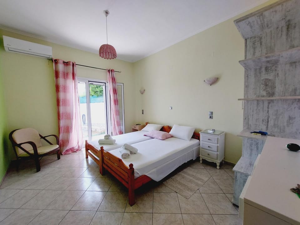 Staff, Bed