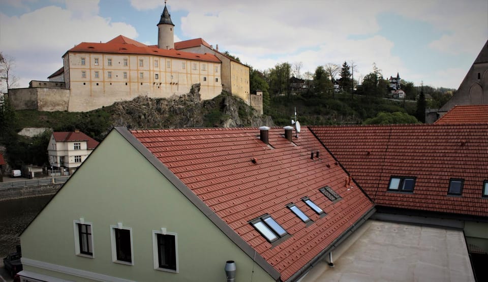 Nearby landmark, Neighbourhood, View (from property/room), Balcony/Terrace, City view, Street view