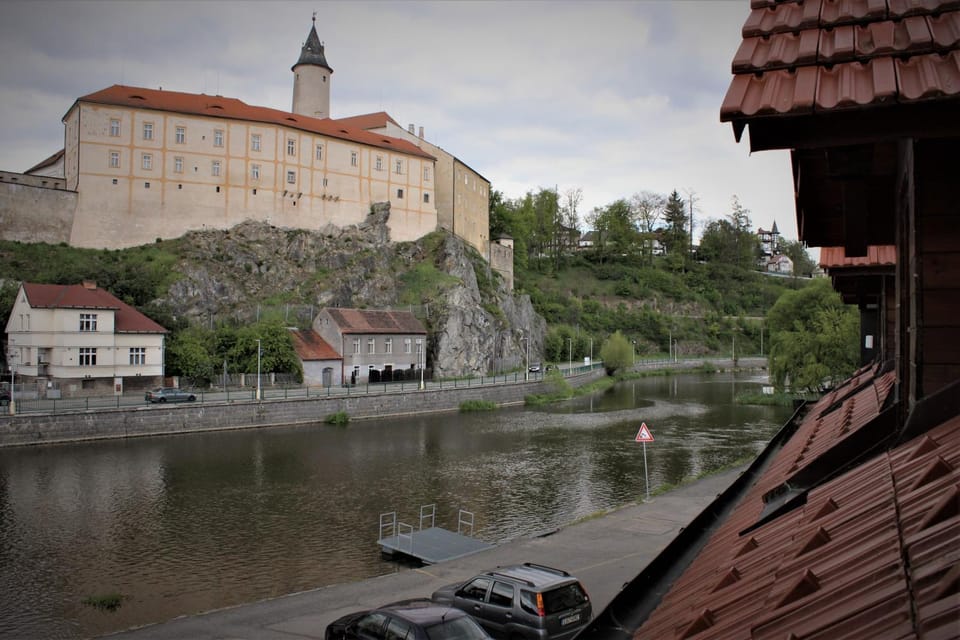 Nearby landmark, Neighbourhood, River view