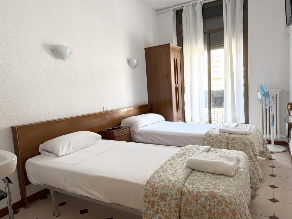 Hostel Central Zaragoza Bed and Breakfast in Zaragoza