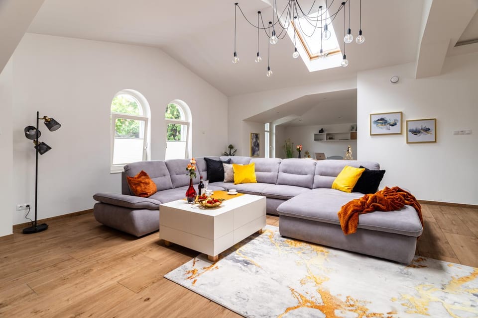 TV and multimedia, Living room, Seating area