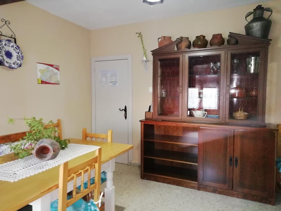 Communal lounge/ TV room, Living room, Dining area