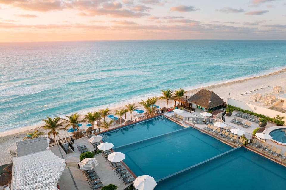 Bird's eye view, Pool view, Sea view, Swimming pool