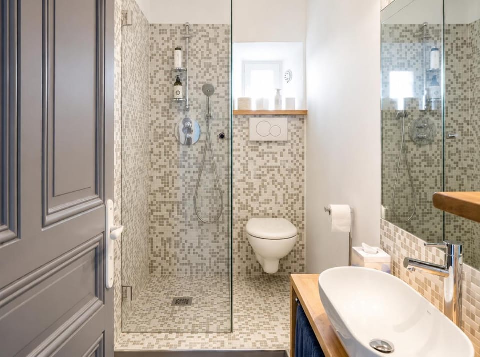 Shower, Toilet, Bathroom