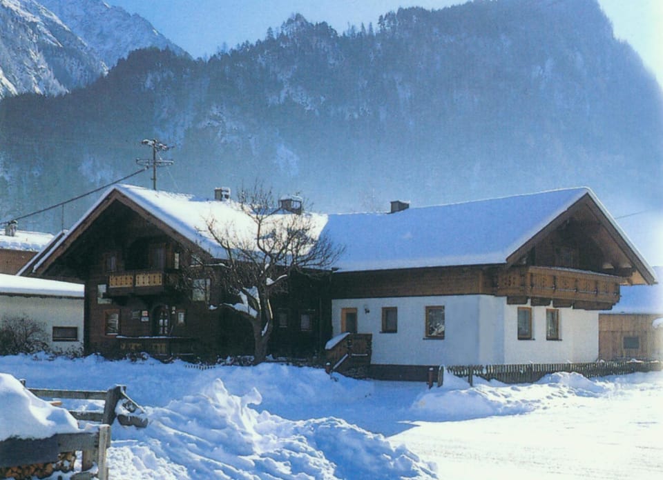 Property building, Facade/entrance, Winter, Mountain view