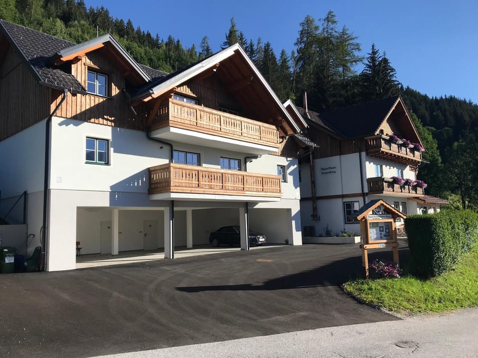 Property building, Facade/entrance