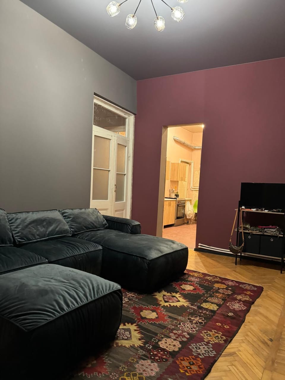 TV and multimedia, Living room, Seating area, kitchen, air conditioner