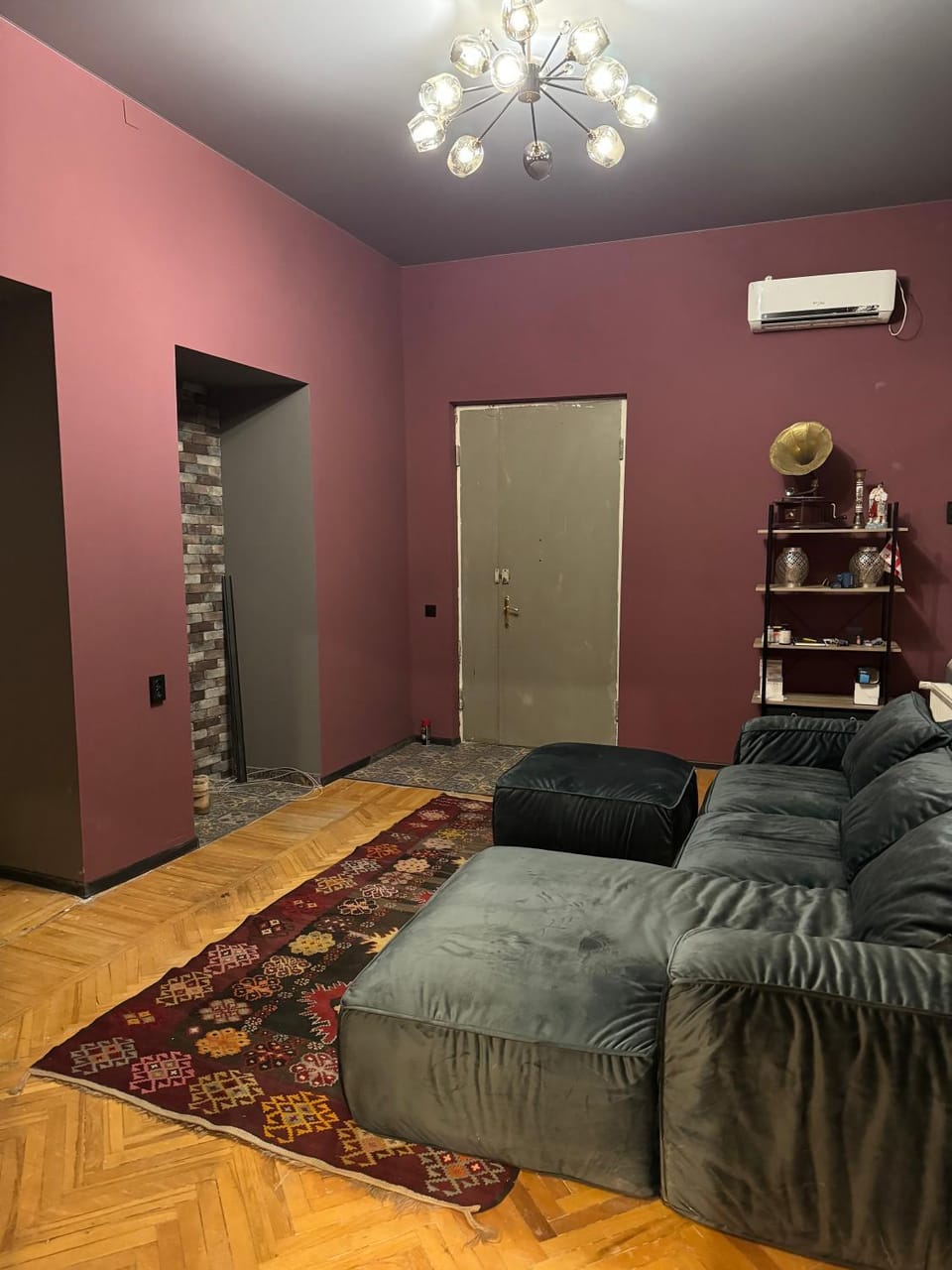 Living room, Seating area, air conditioner