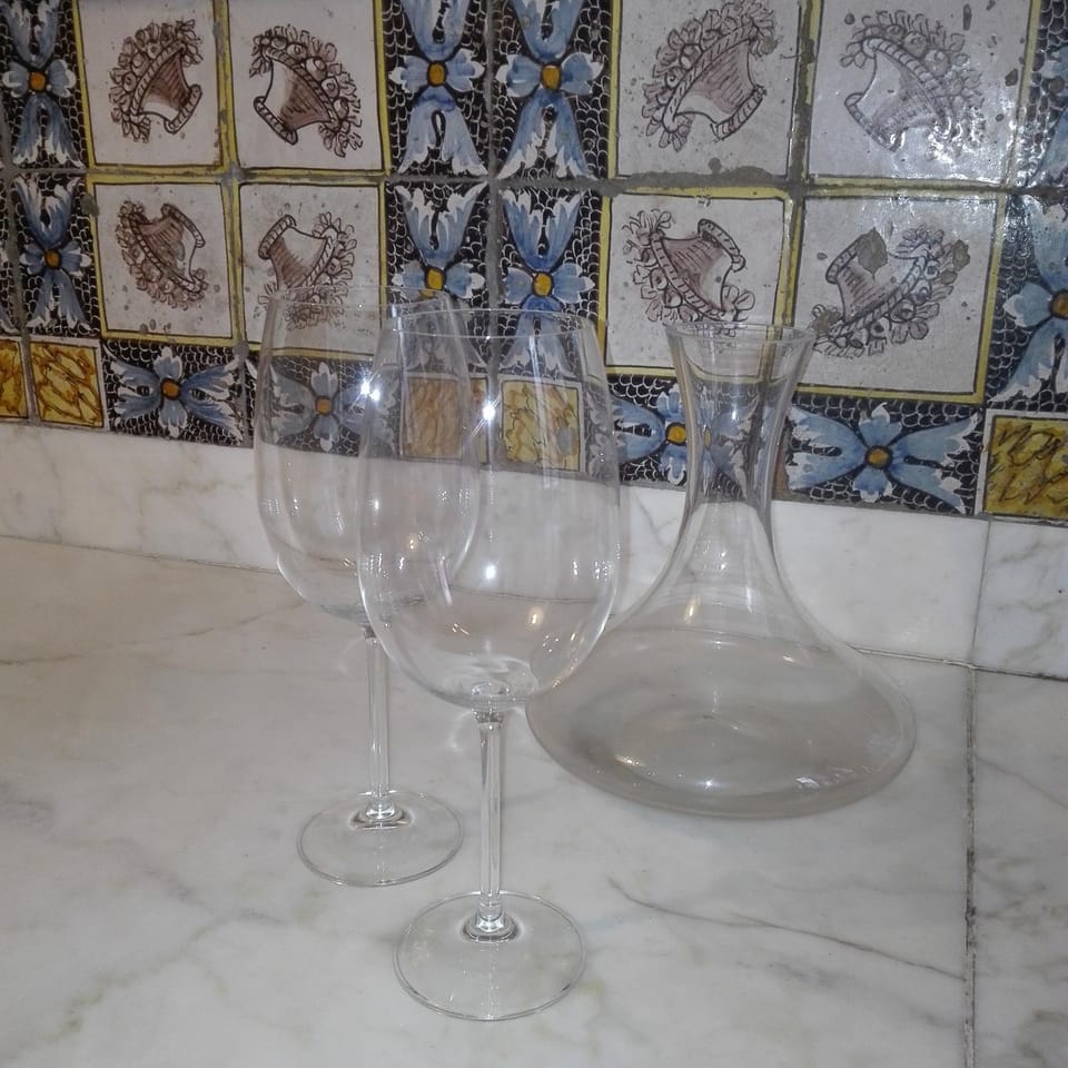 Decorative detail, Drinks, Alcoholic drinks
