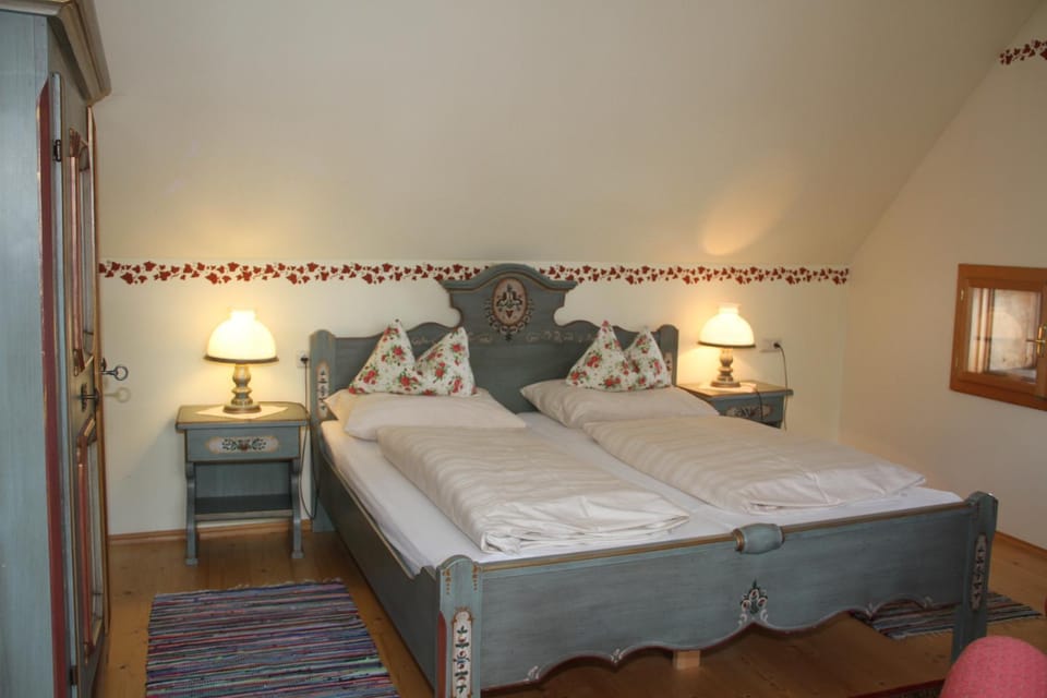 Seating area, Bedroom
