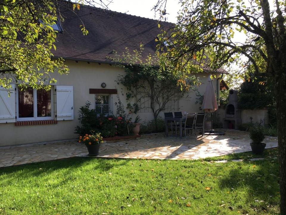 Charmante maison Touraine avec jardin clos près d'Amboise - FR-1-381-377 House in Centre-Val de Loire