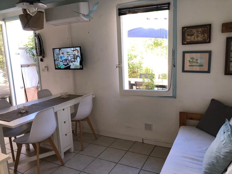 Villa T2 Climatisée avec Piscine, Jardin et Parking – Idéale pour 4 à Port Barcarès - FR-1-81-260 Villa in Le Barcarès