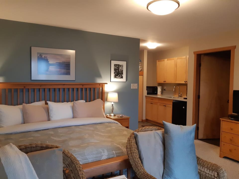 Coffee/tea facilities, Kitchen or kitchenette, Bedroom