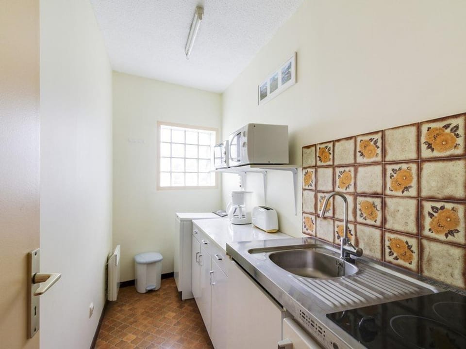 Appartement T2 avec balcon, parking privé, proche du centre et des remontées mécaniques - FR-1-401-92 Apartment in Cauterets