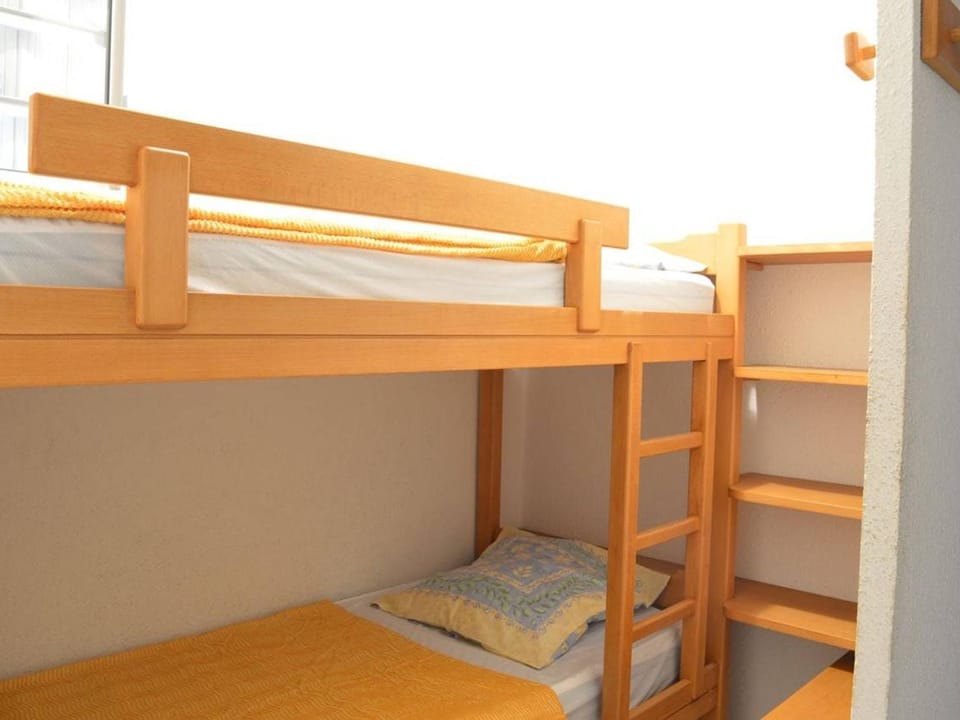 Appartement cosy 6 pers avec parking, proche plage et commerces - Le Grau du Roi - FR-1-250-105 Apartment in Le Grau-du-Roi