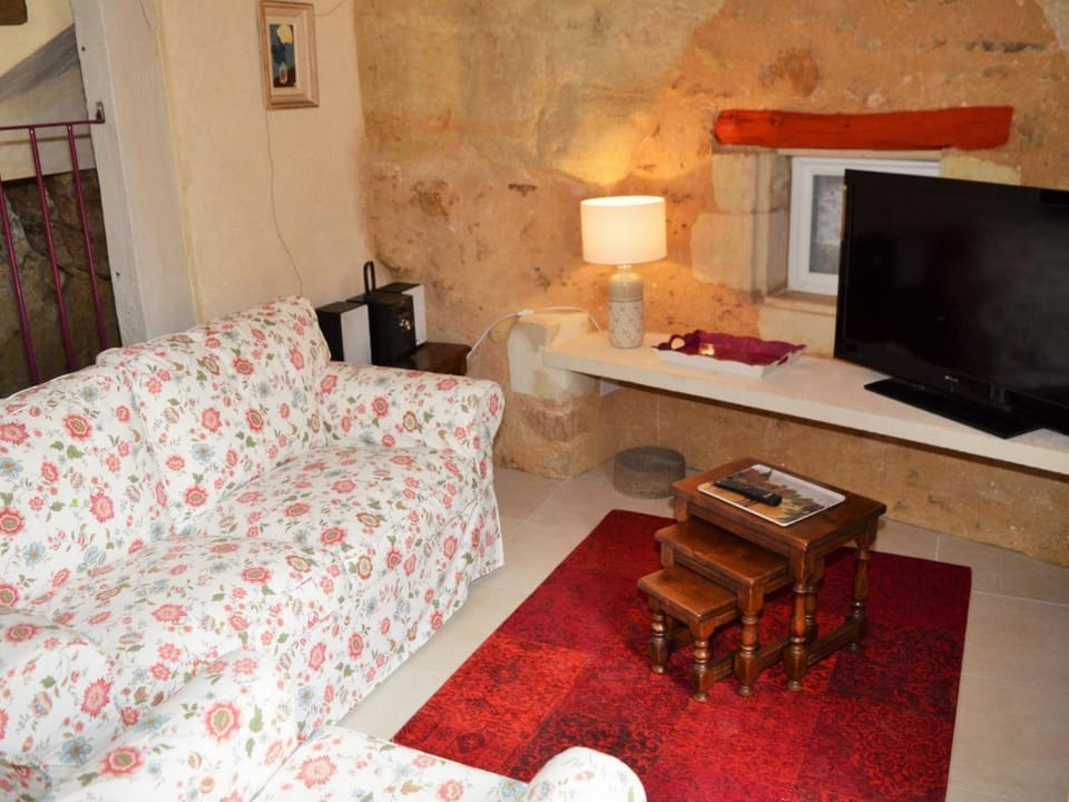 Gîte atypique avec garage et cour privée en Touraine - FR-1-381-280 House in Centre-Val de Loire