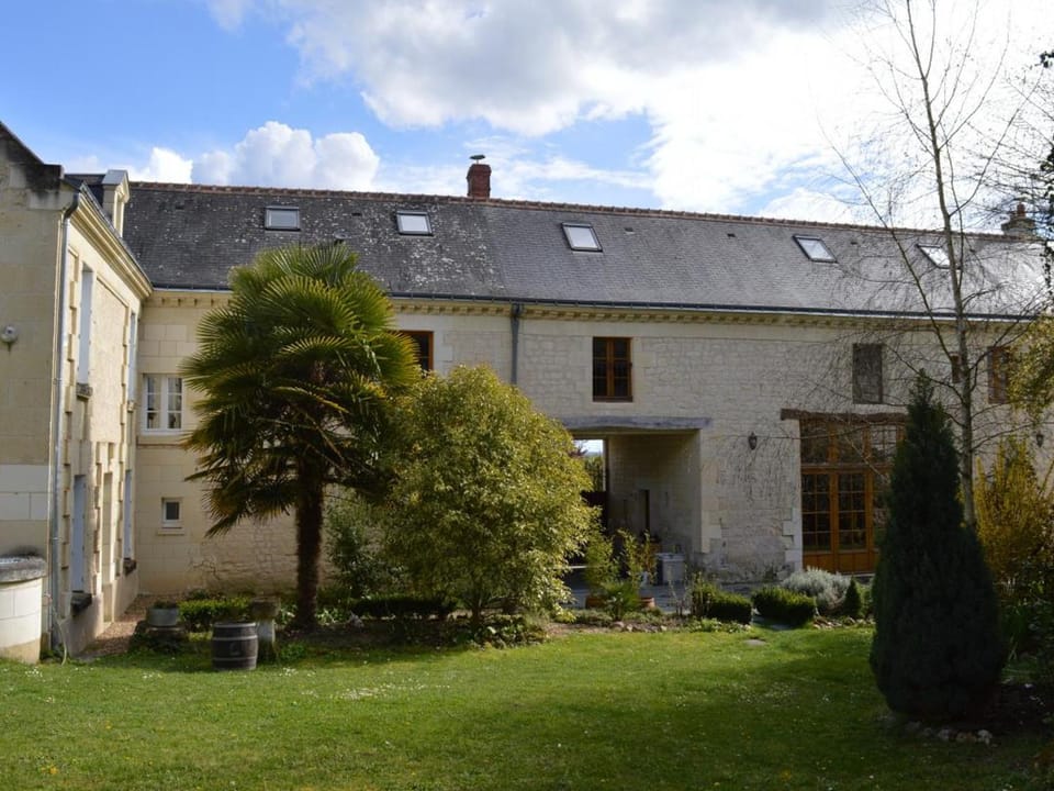 Charmante maison avec jardin privé, cheminée et WIFI - FR-1-381-67 House in Centre-Val de Loire