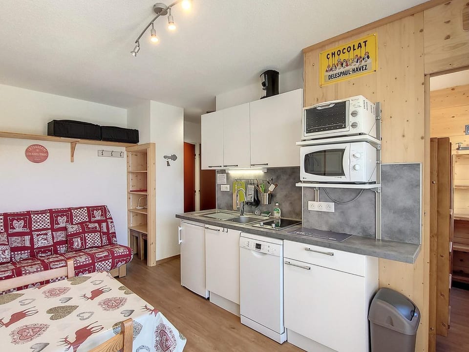 Studio 2 pièces rénové près des pistes - FR-1-416-32 Apartment in Villarembert
