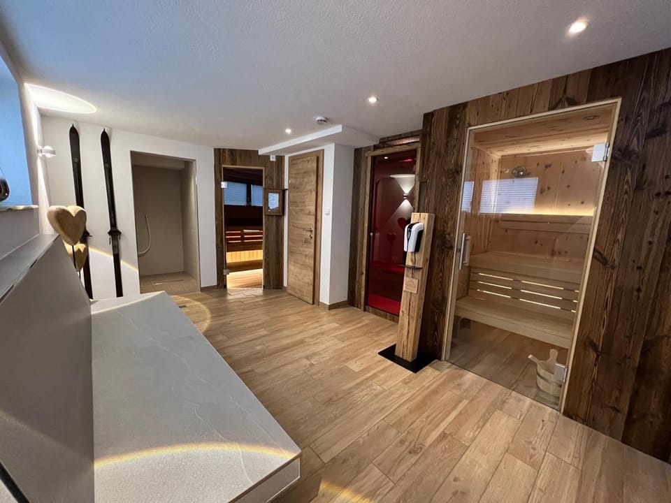Sauna, Spa and wellness centre/facilities, Internal: Not applicable to any particular room
