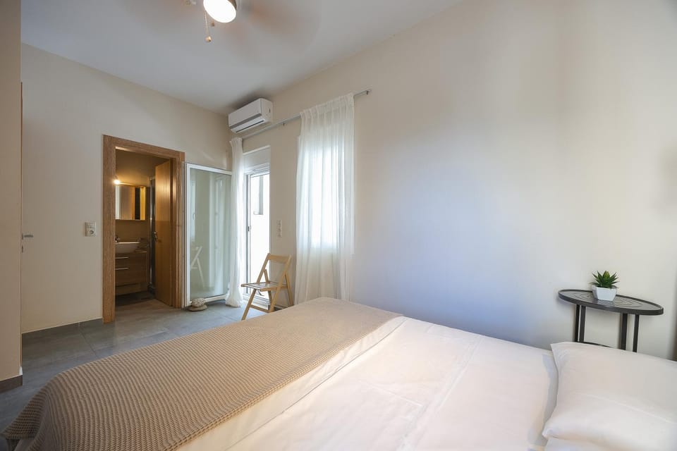 Photo of the whole room, Bedroom, air conditioner