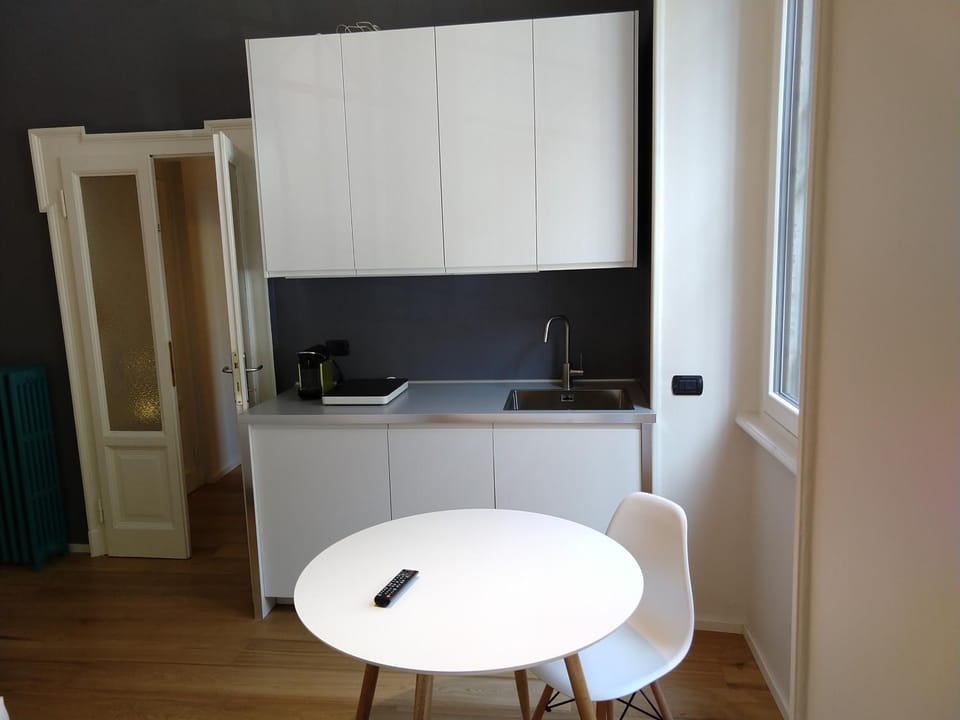 Grey Design Suite Apartment in Milan
