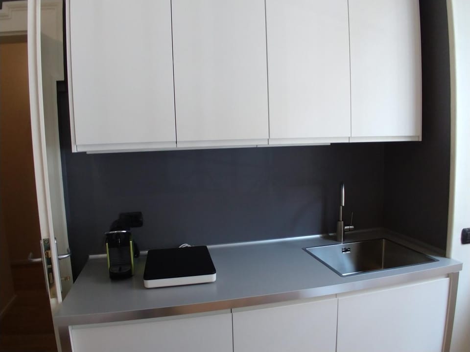 Grey Design Suite Apartment in Milan