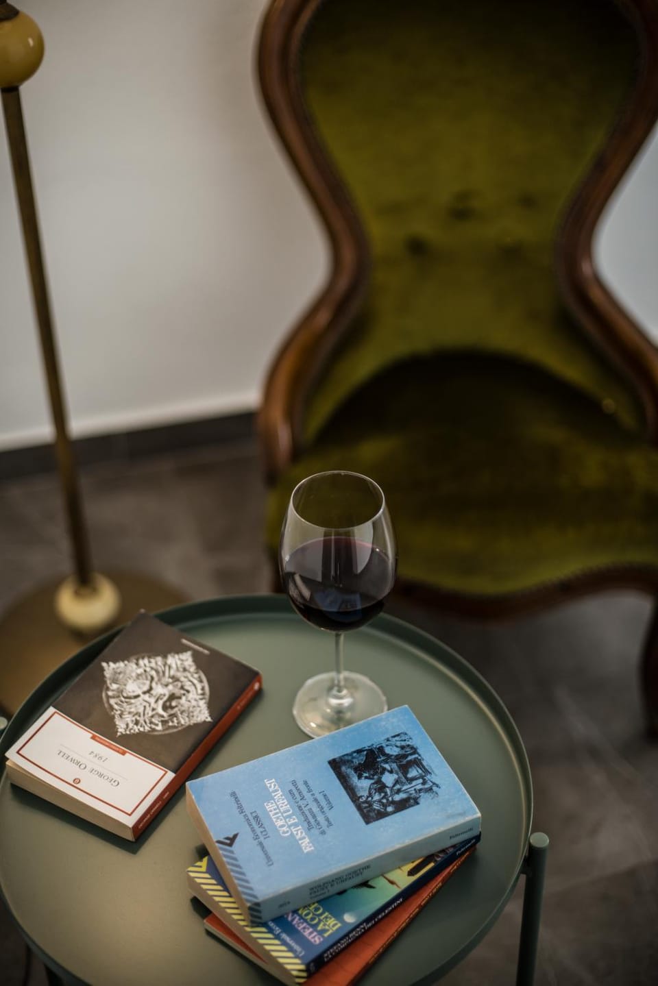 Day, Library, Living room, Drinks, Alcoholic drinks