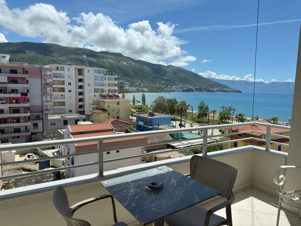 Property building, Patio, Communal lounge/ TV room, Day, Neighbourhood, Natural landscape, View (from property/room), Balcony/Terrace, Dining area, Evening entertainment, City view, Mountain view, Sea view, Location, Parking