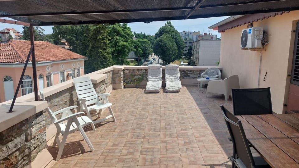 Apartment in centre with huge terace Apartment in Pula