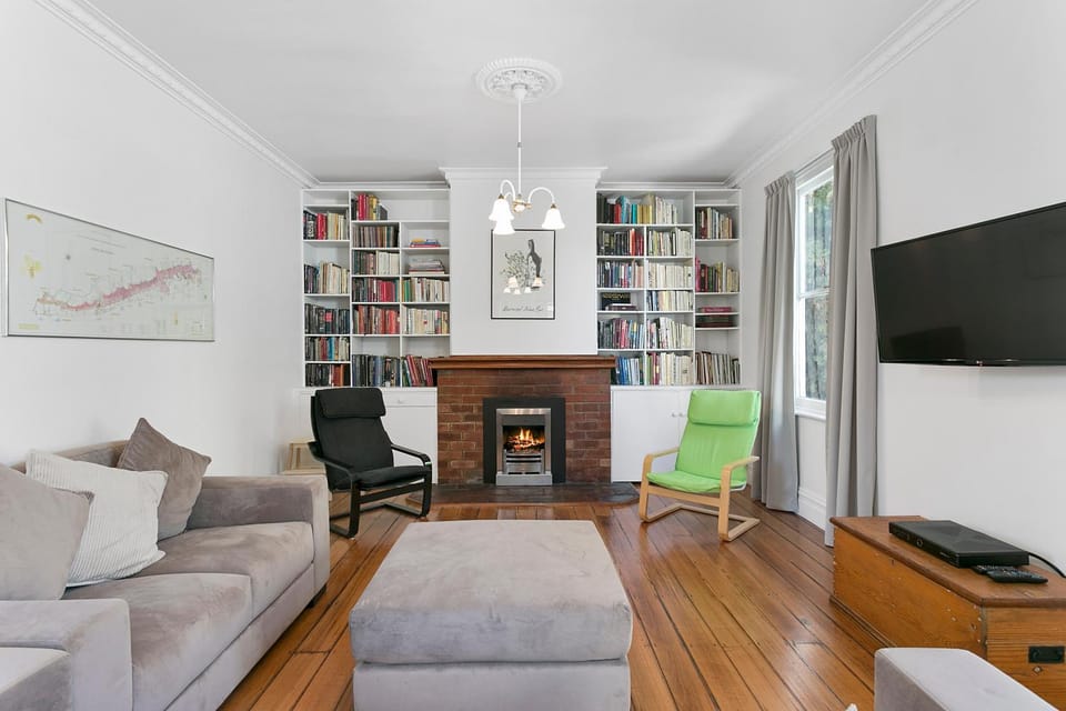Amberley - circa 1880s Luxury - 5 b'rooms sleeps 9 House in Tasmania