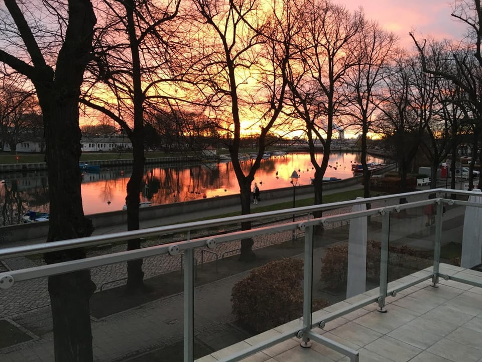Neighbourhood, Balcony/Terrace, River view