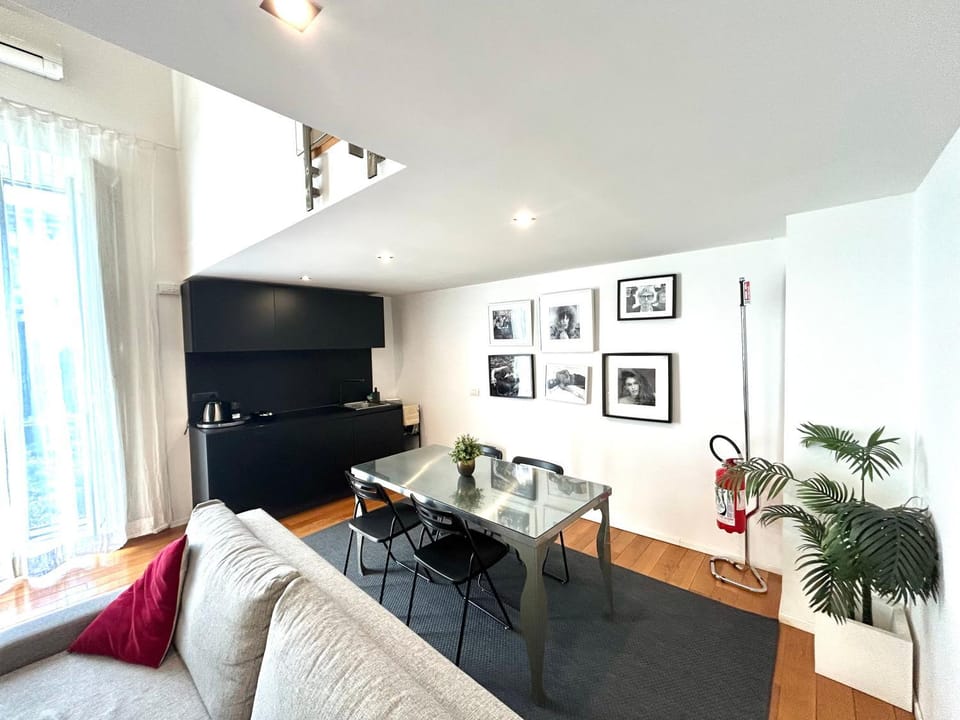 Ferrigni 20 DUE Guesthouse House in Naples