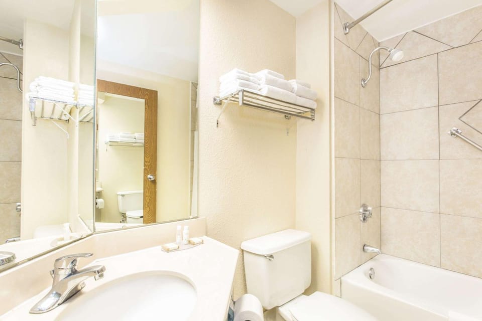 Photo of the whole room, On site