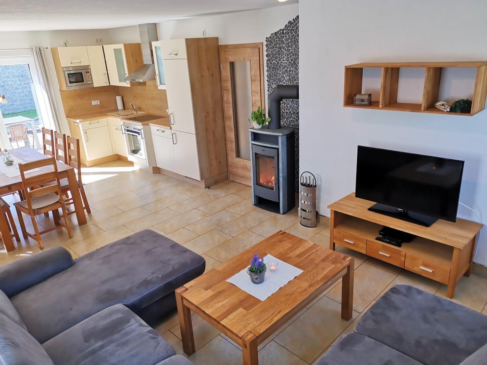 Living room, Dining area, kitchen