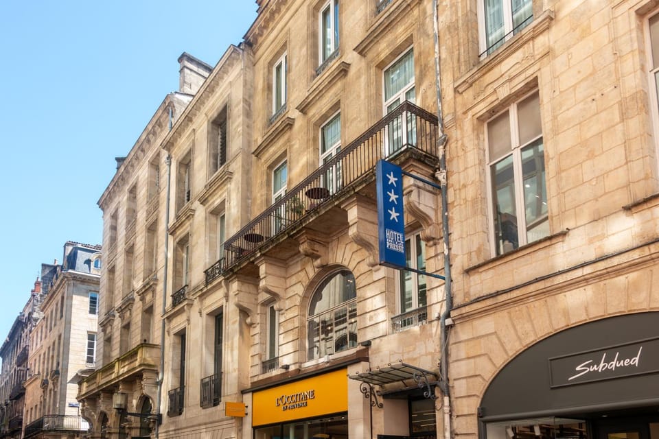 Property building, Facade/entrance
