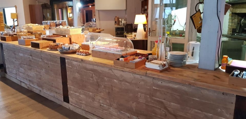 Breakfast, Buffet breakfast