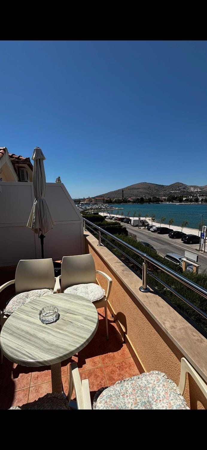 Apartments Kapetanovi Dvori Apartment in Trogir