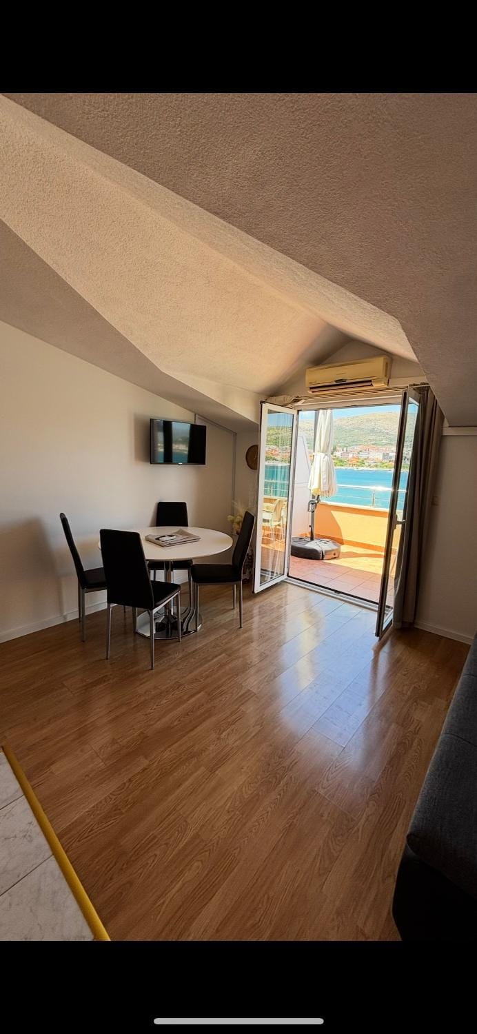 Apartments Kapetanovi Dvori Apartment in Trogir