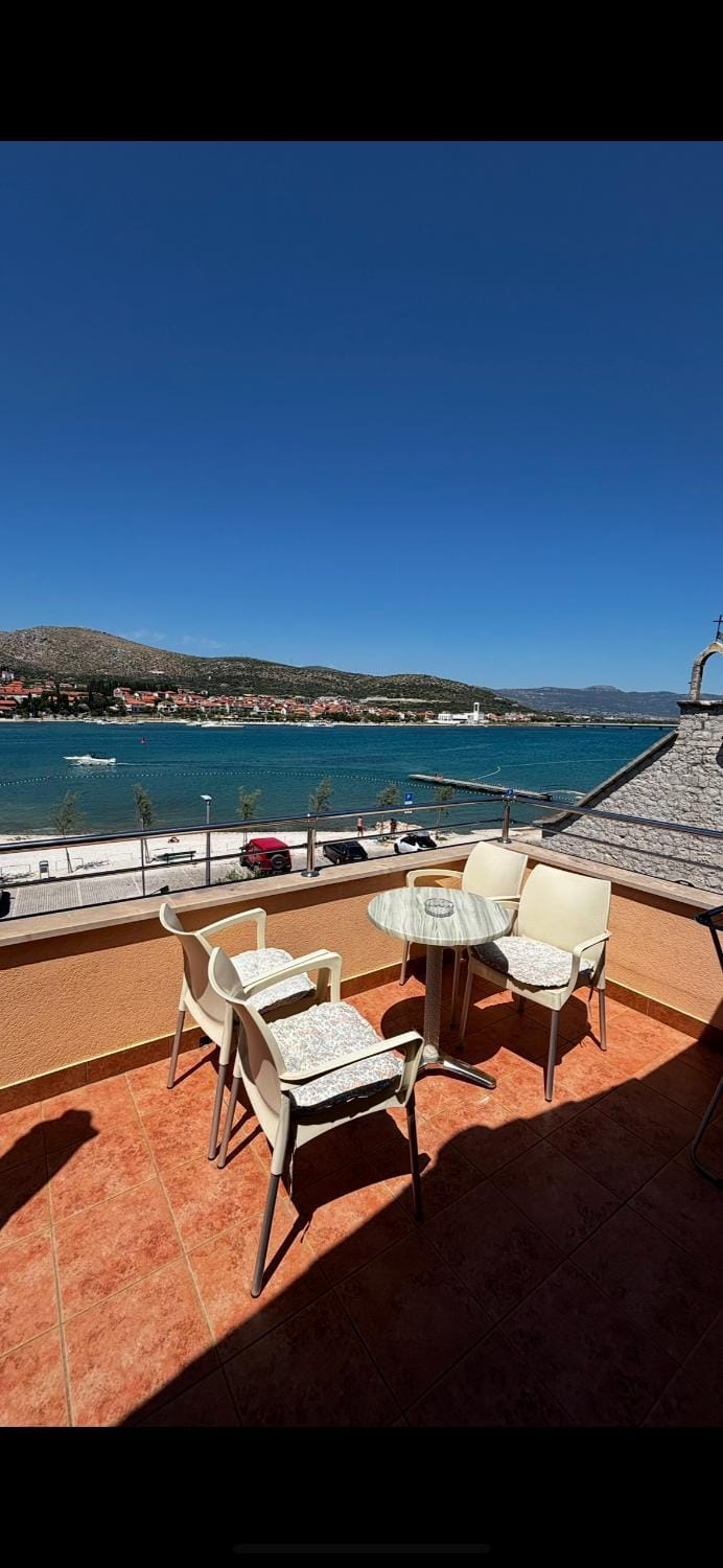 Apartments Kapetanovi Dvori Apartment in Trogir