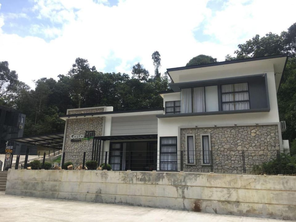Property building, Day