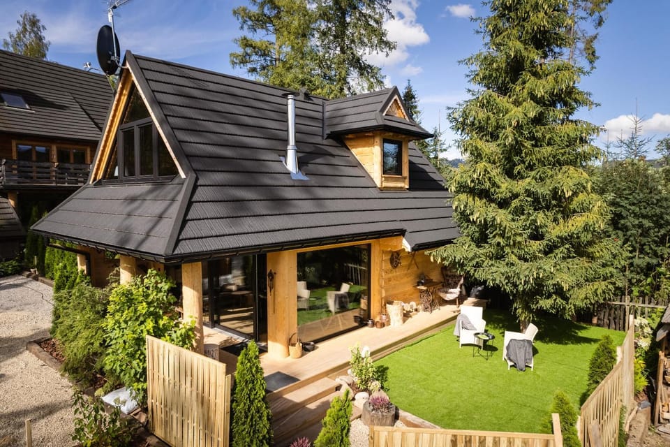 Property building, Patio, Garden