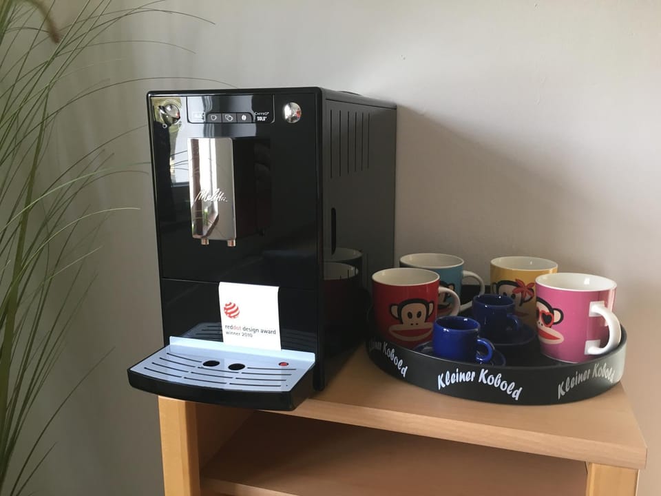 Coffee/tea facilities, Dining area