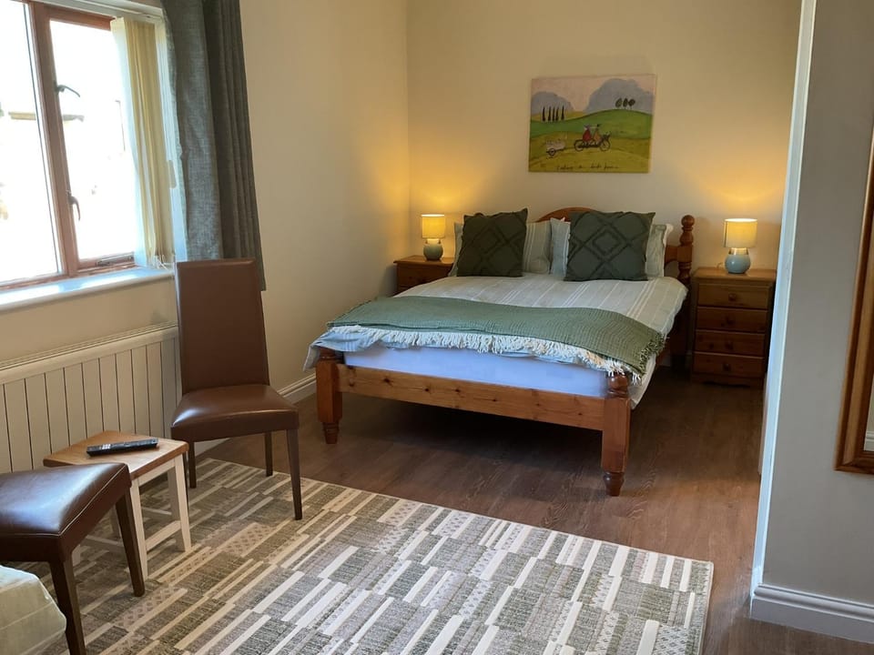 Bed, Coffee/tea facilities, Bedroom, children, cot, towels