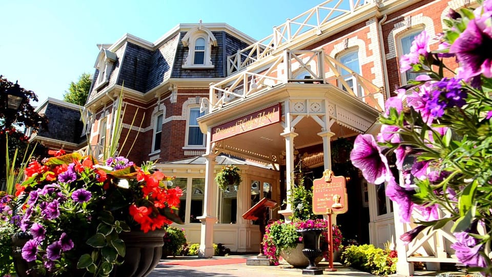 Property building, Day, Garden, Street view