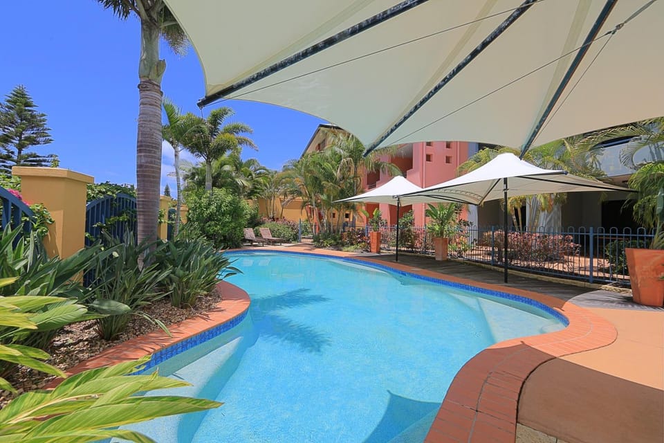 Day, Swimming pool, Swimming pool