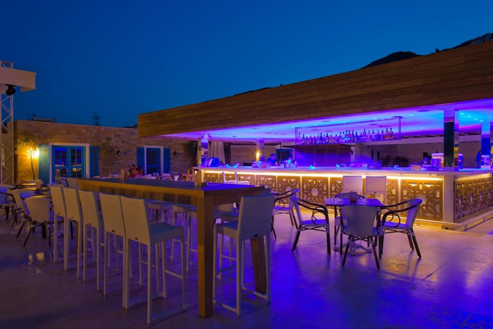 Lounge or bar