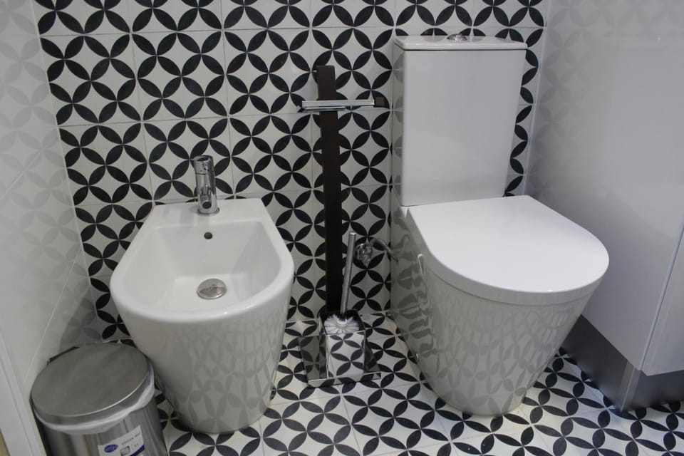 Toilet, Bathroom