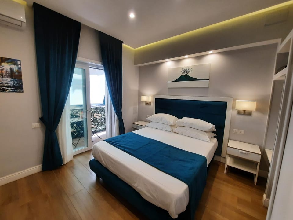 Balcony/Terrace, Photo of the whole room, Bedroom