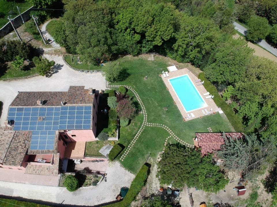 Property building, Facade/entrance, Bird's eye view, BBQ facilities, Garden, Hot Tub, Communal kitchen, Pool view, Open Air Bath